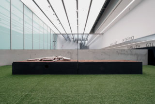 MAXXI-Nature-Forever.-Piero-Gilardi-08-Exhibition-View-Artwork-Grass