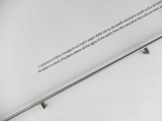 08-MAXXI-Luigi-Ghirri-Atlante-Exhibition-Quote-Stairs