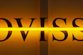 09-ESS-Dentro-la-Strada-Novissima-MAXXI-Exhibition-Post-modern-Neon-Typography-Signage-Detail