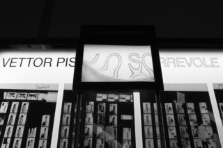 10-ESS-MAXXI-Elisabetta-Catalano-Exhibition-Photography-Portrait-Typography-Detail-Table-Contact-sheet-Magnifier